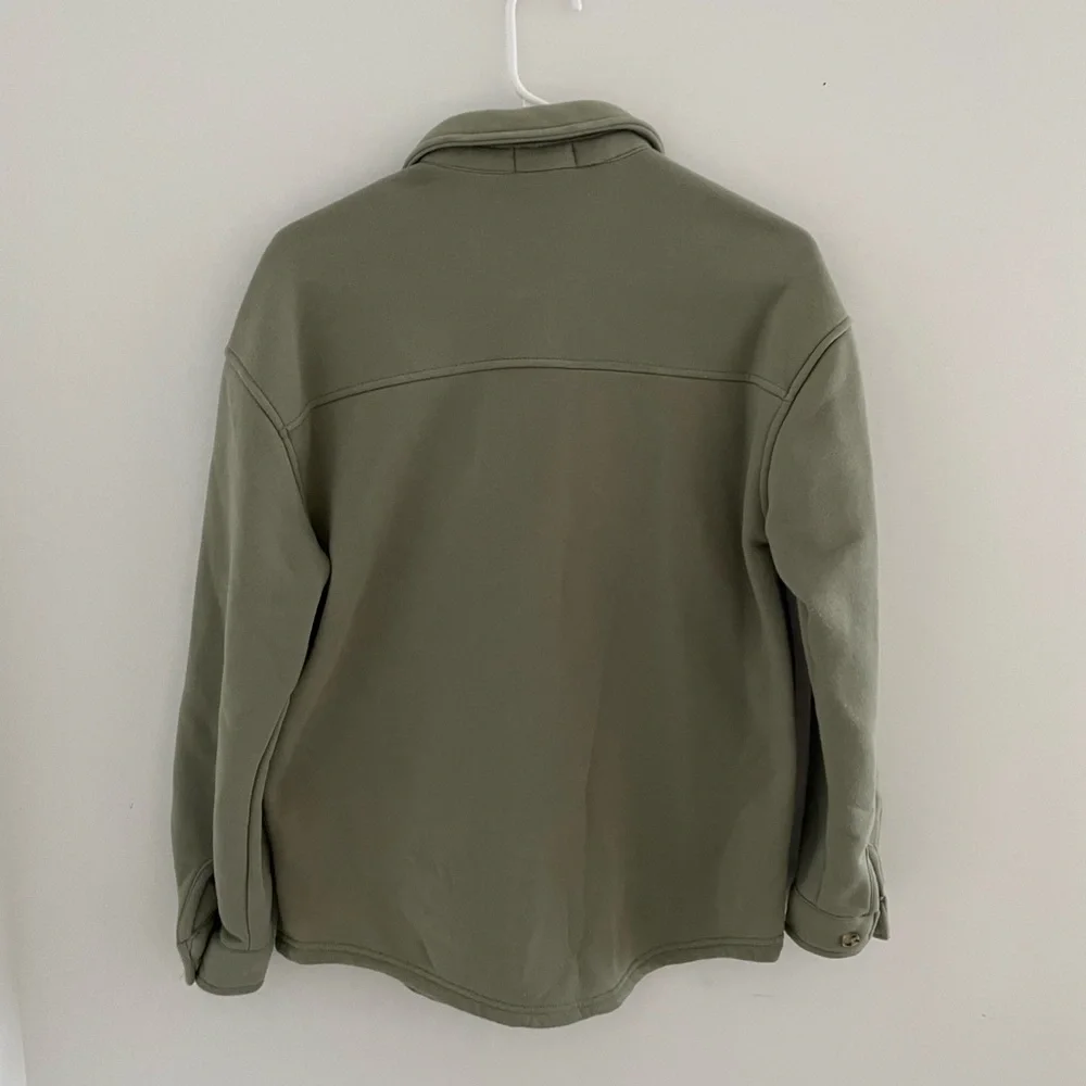 Women’s XS Sage Green Button Up - Picture 2 of 2